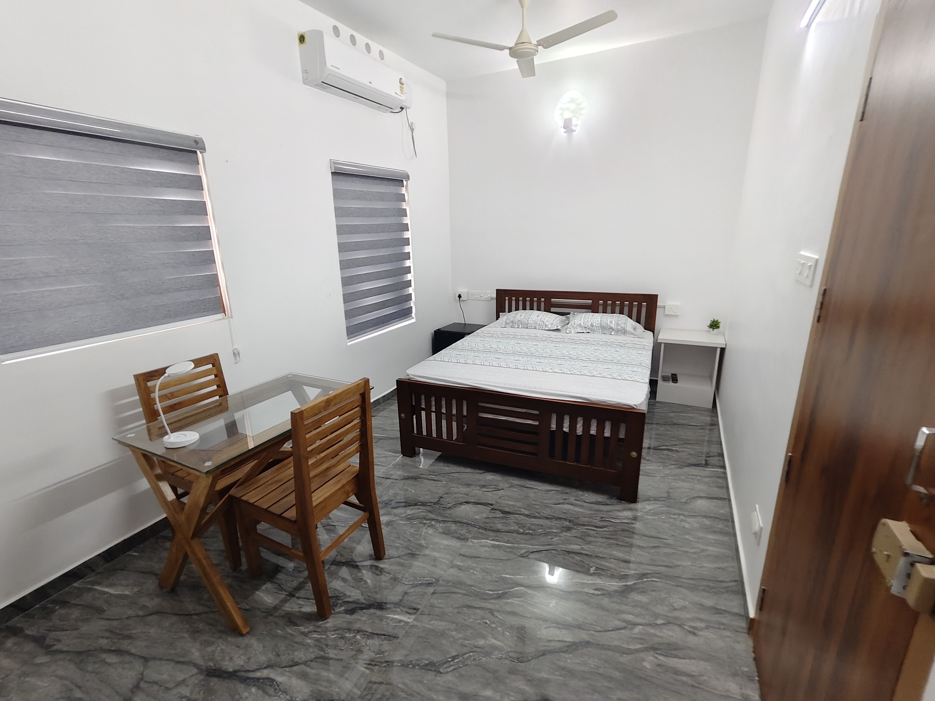 Deluxe Room with Mini Fridge
